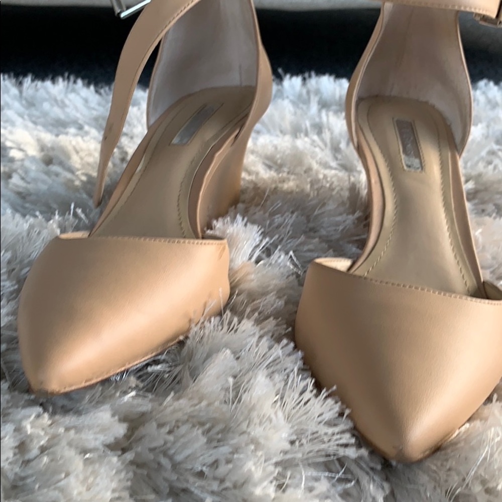 BCBG heels - Picture 2 of 4